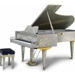 Imagen piano de cola BÖSENDORFER modelo diseño Swarovski con banqueta