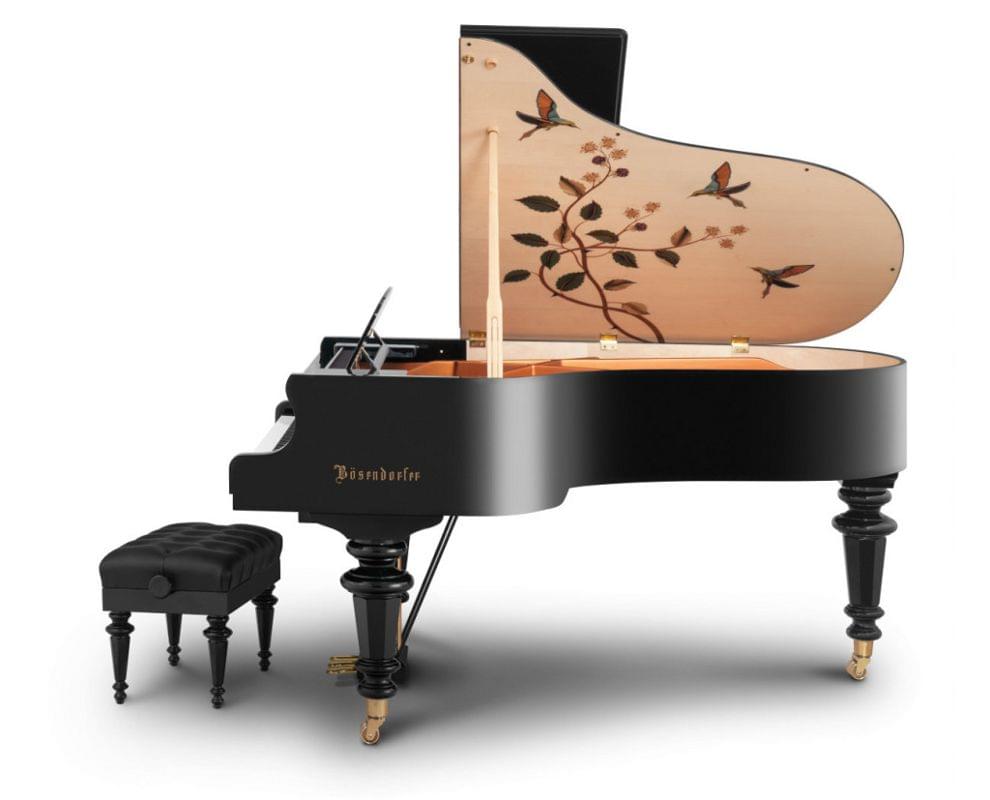 Imagen piano de cola BÖSENDORFER modelo especial Hummingbirds con banqueta vista lateral