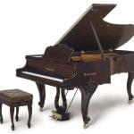 Imagen piano de cola BÖSENDORFER modelo especial Louis XVI con banqueta color pommele satinado