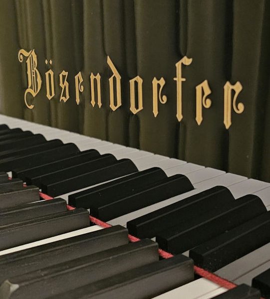 Piano de ocasión BÖSENDORFER 230 negro pulido