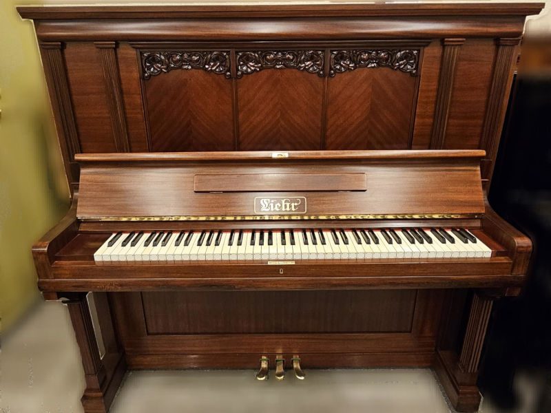 Piano de ocasión LIEHR caoba