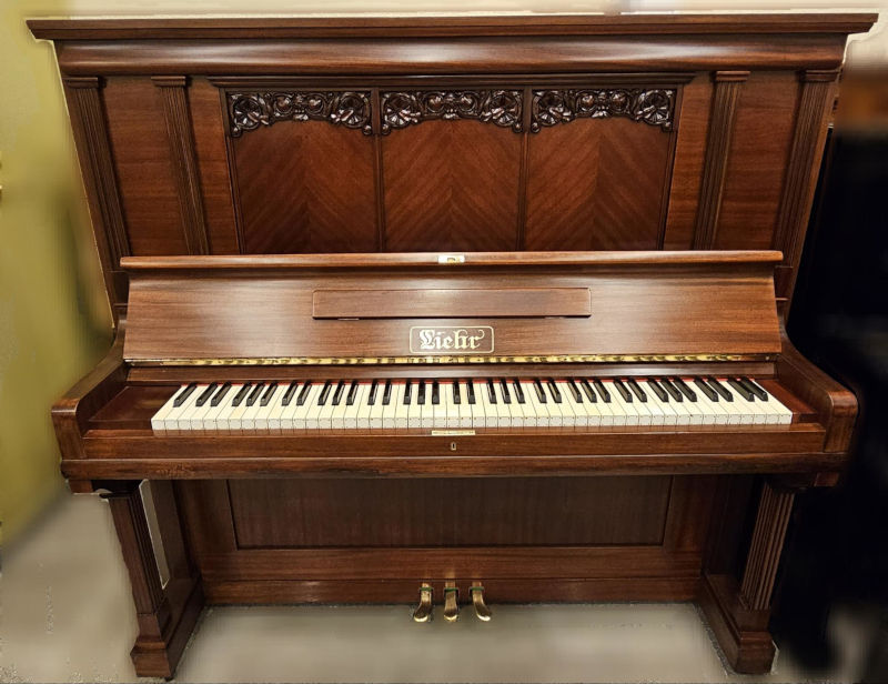 Piano de ocasión LIEHR caoba