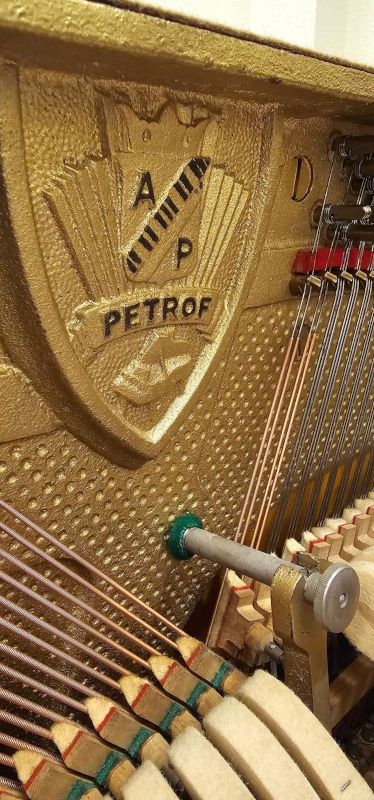 Piano de ocasión PETROF 125 roble