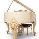 Imagen piano de cola BÖSENDORFER model especial Baroque con banqueta color marfil satinado vista posterior